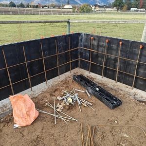 Sistema de Encofrado de Pared de Plástico ABS Reutilizable para la Construcción de Piscinas de Hormigón y Tanques de Agua - Product Image 6