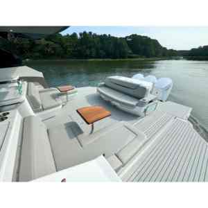 Cruisers Yachts 50 GLS OB 2025, yacht de luxe pour patrouille/visite touristique/pêche, moteur hors-bord Mercury, capacité de carburant de 660 gallons - Product Image 3