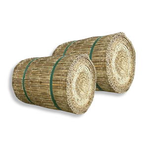 El producto superior SEDGE MAT / Palm Mat protege las plantas de la sequía con el poder de retención de humedad de Junge Mat - Product Image 1