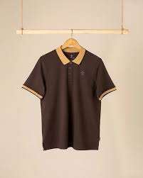 เสื้อยืดโปโลแขนสั้นสำหรับผู้ชายผ้า100% แห้งเร็วสีพื้นย้อมสีสำหรับผู้ชายดีไซน์แบบกำหนดเอง - Product Image 5