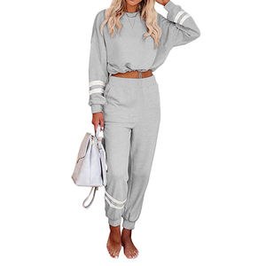 ชุดกีฬา2ชิ้นมีฮู้ดสำหรับผู้หญิงเสื้อผ้า2ชิ้นทำจากผ้าฝ้ายโพลีเอสเตอร์สำหรับฤดูใบไม้ร่วงโลโก้ออกแบบได้ตามต้องการ - Product Image 2