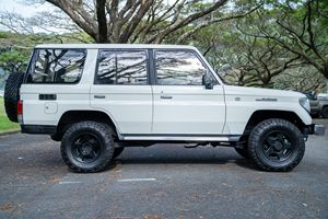 LAND CRUISER PRADO SX 3.0 TURBO 1994 DE ALTA CALIDAD, TRANSMISIÓN MANUAL DE 5 VELOCIDADES, 4X4, EN PERFECTO ESTADO, IMPECABLE, EXCELENTE CONDICIÓN, MEJOR OFERTA, EXPORTACIÓN - Product Image 5