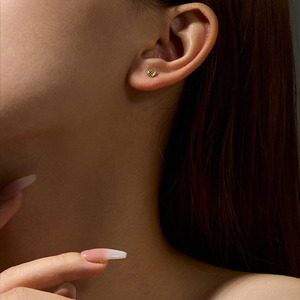 Boucles d'oreilles géométriques en forme de larme en or massif 14K Bijoux modernistes Goujons délicats minimalistes parfaits pour les anniversaires de mariage Cadeau - Product Image 5