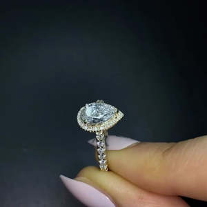 Anillo de Diamantes de Laboratorio con Certificación IGI, 1.80 Quilates, Corte Pera, Color D, Claridad VVS-VS, con Halo y Corte Catedral, Accesorio de Compromiso y Boda para Mujer - Product Image 3