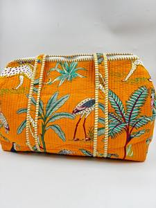 กระเป๋าผ้านวมซาฟารี Kantha หรูหราทำจากผ้าฝ้าย100% (ซิป) จุของได้มากทนทานใส่เล่นกีฬาได้เยอะ - Product Image 5