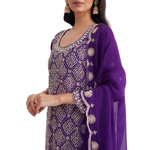 Costume Sharara brodé Cutdana violet avec tenue de cérémonie de mariage festif en organza Dupatta Designer pour femmes élégantes - Product Image 4