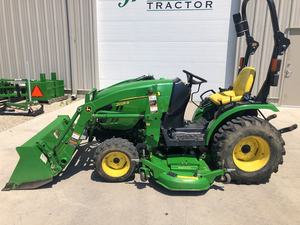 Tractores John Deere 2025R Usados de Segunda Mano con Cortadora de Césped en Venta - Product Image 2