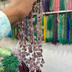 Perles en forme de larme Monalisa en fibre optique violette avec pierre précieuse naturelle ovale - Product Image 3