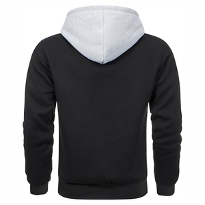 Sudadera con Capucha de Forro Polar para Hombre, Diseño Premium con Bloques de Color Camuflaje, Negro Azabache y Gris Oliva Vintage - Product Image 2