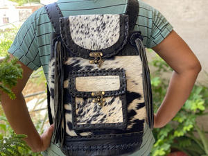 Mochila elegante de piel de vaca hecha a mano, bolso de diseñador unisex con cierre de cremallera y forro de nailon, características suaves - Product Image 4