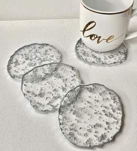 Dessous de verre en résine design de qualité supérieure fabriqués avec une beauté artistique complexe pour améliorer la décoration de la salle à manger et les tables de vacances - Product Image 1