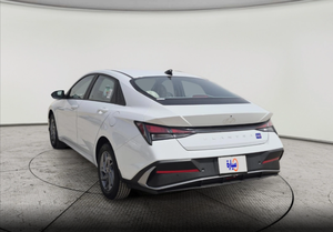 Ventas principales para Hyundai Elantra Smart usado 2025 listo para enviar - Product Image 4