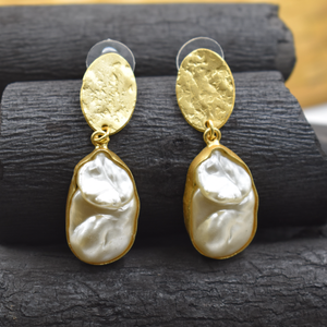 Pendientes de tuerca de latón de aspecto largo con forma ovalada MOP para niñas y mujeres, cuentas de perlas chapadas en oro Kundan jhumki para joyería al por mayor - Product Image 3