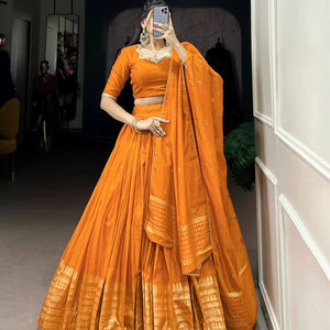 Lehenga choli สีเหลืองพิเศษสำหรับผู้หญิงพร้อมที่จะสวมใส่กระโปรงยาวสำหรับงานแต่งงานผู้หญิง jacquard lehenga choli - Product Image 2