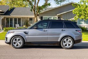 Range Rover Sport HSE Turbo 6 cylindres, 2020, en bon état, transmission intégrale, prêt pour livraison mondiale - Product Image 3