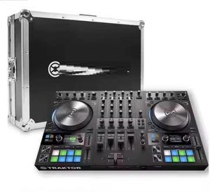 La mejor consola mezcladora de audio Natives Instruments Kontrol S4 MK3 - Product Image 2