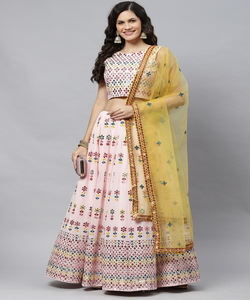 Nueva ropa de fiesta de diseñador tela de tafetán lehenga choli con dupatta ropa de mujer India semi-cosida al por mayor Surat ApparelGarment - Product Image 2