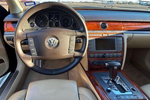 VOLKSWAGEN PHAETON W12 2004 USADO, Volante a la Izquierda/Derecha - Product Image 4