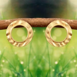 Boucles d'oreilles pendantes texturées martelées en argent sterling 925 de haute qualité, plaquées or, bijoux tendance pour les fêtes - Product Image 3