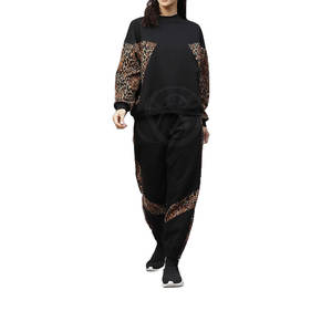 Ensemble de survêtement long en molleton pour femmes, personnalisé, hiver, uni, lavé, haut court, 2 pièces, haute qualité, vente en gros - Product Image 1