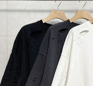 เสื้อยืดผู้ชายคุณภาพสูงแบบครอป ดีไซน์ขาดๆ เท่ๆ ทรงหลวม โอเวอร์ไซส์ แฟชั่นสำหรับผู้ชาย MOQ ต่ำ ราคาถูก - Product Image 4