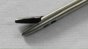 Instruments chirurgicaux Pentax approuvés CE Laparoscopique en acier inoxydable Type de pistolet 5mmX330 mâchoire droite porte-aiguille manuel réutilisable - Product Image 3