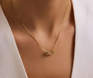 Collar de Piedras Preciosas en Forma de Campana Hecho a Mano y Personalizado con Cadena de Eslabones Chapada en Oro de 10K, Regalo de Boda para Mujer - Product Image 4