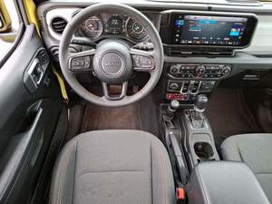 Jeep Wrangler Willys 2024 Usado en Excelentes Condiciones, SUV Crossover 4 Puertas, 4x4 - Product Image 2