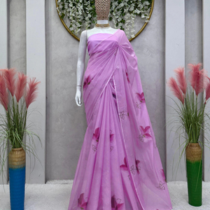 Magnifique Saree Prêt à Porter de Designer avec Volants et Patchs travaillés - Product Image 1