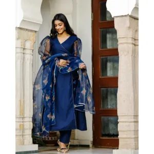 Conjunto de Traje de Verano de Rayón Azul Brillante con Decoración de Botones - Product Image 6