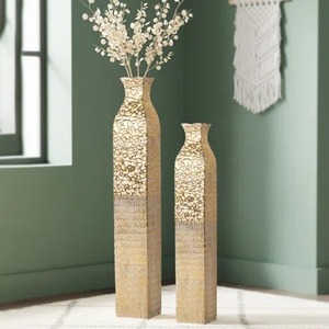 Vase à fleurs en métal haut de gamme doré décoratif pour la décoration intérieure haut de gamme, l'affichage d'événements et les cadeaux, en provenance d'Inde - Product Image 1