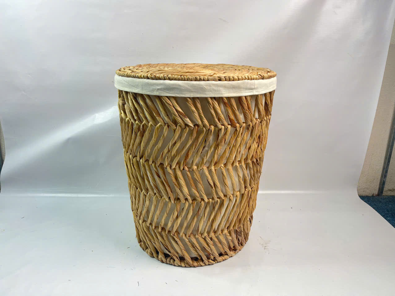 โดยธรรมชาติ