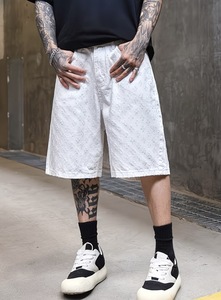 Shorts décontractés pour hommes en denim blanc patchwork, taille mi-haute, entrejambe de 5 pouces, fermeture boutonnée, poches, style urbain, respirant, coupe-vent - Product Image 1