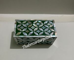 กล่องของขวัญทรงเปลือกหอยไข่มุกแฮนด์เมด - Product Image 2