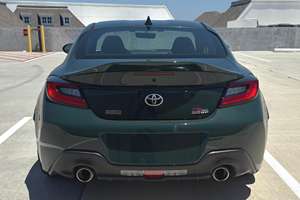 2025 GR 86 AWD Coche de bajo kilometraje, transmisión automática, volante a la izquierda, gasolina/eléctrico, color oscuro - Product Image 3