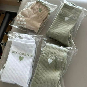 Calcetines Deportivos Antideslizantes con Soporte de Arco y Agarre en Talón y Puntera para Yoga, Pilates y Entrenamiento en Gimnasio, Modelo Vanilla Cream Grip Crew - Product Image 6