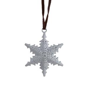 Decoración navideña Colgando Copos de nieve Diseño de acabado con Metal Decoración para el hogar Diseños navideños Decoración Blanco Pintado a mano - Product Image 1