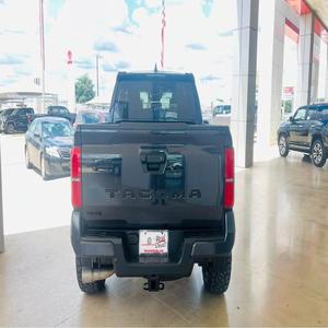 Mejor precio Automático Toyota Tacoma Fresco y limpio Usado Venta caliente Sin historial de accidentes Mejor precio En stock al por mayor - Product Image 1