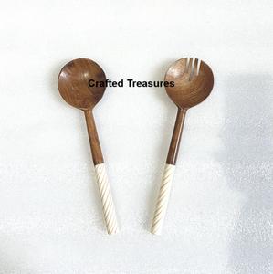 Vente en gros de couverts à salade en bois d'acacia manguier personnalisés, ustensiles de cuisine au design moderne, cuillère à cadeau pour les salades - Product Image 4