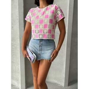 Blouse en crochet à manches courtes pour femme Topshow, motif à carreaux rose brut, vente en gros - Product Image 2