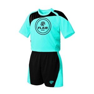 ชุดยูนิฟอร์มฟุตบอลคุณภาพดีที่สุด ออกแบบเองได้ ระบายอากาศได้ดี สวมใส่สบาย บริการ OEM สำหรับผู้เล่นชาย กางเกงขาสั้น ป้องกันแบคทีเรีย กันน้ำ - Product Image 2