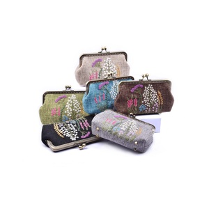 Grand sac en chanvre au meilleur prix avec reliure en cuivre et broderie de brousse de nid d'abeille chinoise mélangée au chrysanthème, vente en gros - Product Image 1