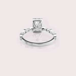 Bague en argent sterling 925 massif avec diamant de laboratoire taille radiant et accents latéraux vintage |   Bijoux de fiançailles personnalisés - Product Image 4