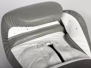 ถุงมือชกมวยทำจากหนัง PU สำหรับฝึกซ้อม, ถุงมือชกมวยปักลายสำหรับฝึกซ้อม - Product Image 2