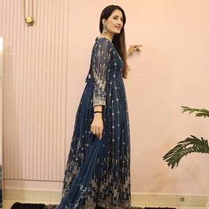 Lujoso vestido Shalwar Kameez de cuerpo entero estilo indio con lentejuelas trabajo mantequilla crepé interior Dupatta de cuatro lados - Product Image 1