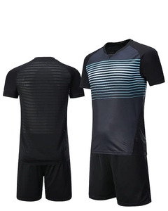 Conjunto de uniforme de fútbol con logotipo personalizado y corte automático, incluye calcetines de Jersey - Product Image 2