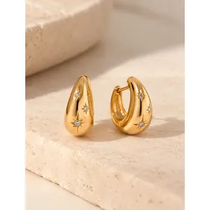 Pendientes de Aro con Diseño de Cúpula Estrellada en Oro de 14k, Chapados en Rodio, Estilo Geométrico Huggie - Product Image 3