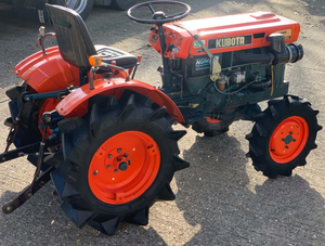 Maquinaria Agrícola Usada de Primera Calidad, Mini Kubota 4WD, Eficiente - Product Image 6