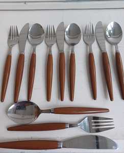 Ensemble de couverts en acier inoxydable de luxe de haute qualité avec manche en bois unique pour la maison, le restaurant, les mariages, en stock chez Instant Traders - Product Image 4