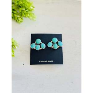 Pendientes de Turquesa Navajo Kingman y Plata de Ley, Joyería Cultural Coleccionable Hecha por Artesanos - Product Image 1
